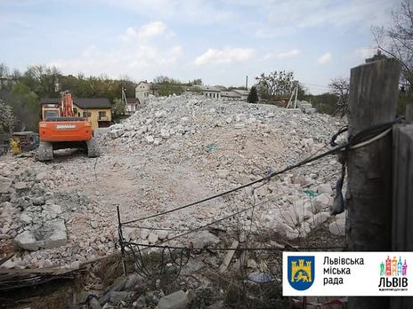 Во Львове впервые в Украине снесли многоэтажку, построенную без разрешения – горсовет