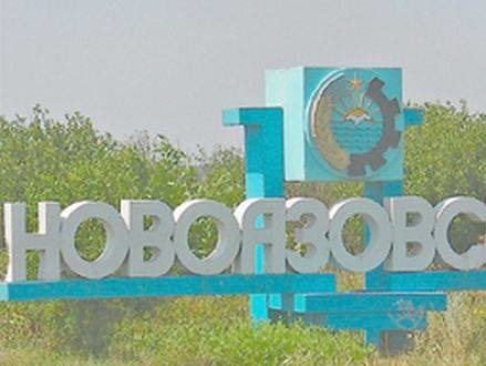 "Оборона Мариуполя": Жителей Новоазовска заставляют рыть окопы за нарушение "комендантского часа"
