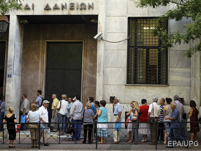 Афинская фондовая биржа открылась резким падением акций