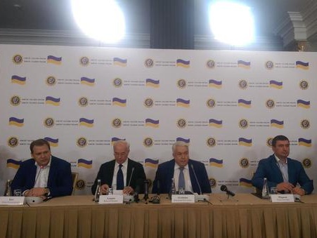 Азаров объявил о создании "Комитета спасения Украины" и призвал к смене власти в Киеве "на патриотов"