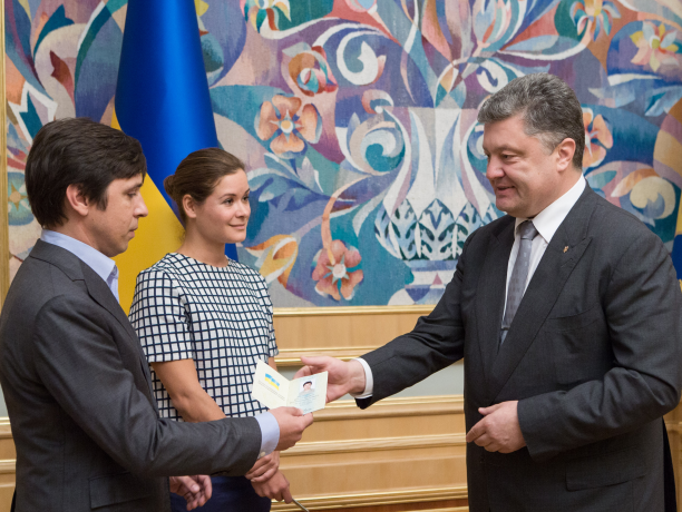 Порошенко предоставил украинское гражданство Гайдар и Федорину