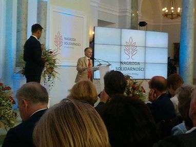 Джемилев приехал в Варшаву на церемонию награждения Премии Солидарности