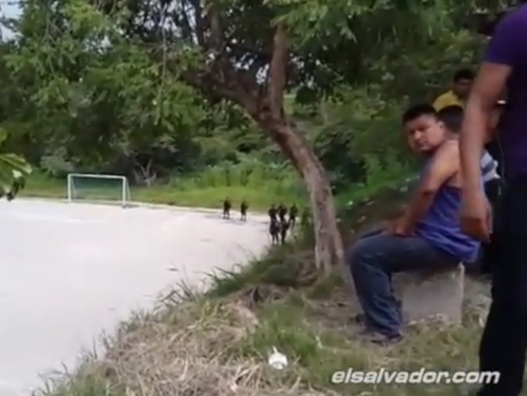 В Сальвадоре во время матча застрелили пятерых футболистов