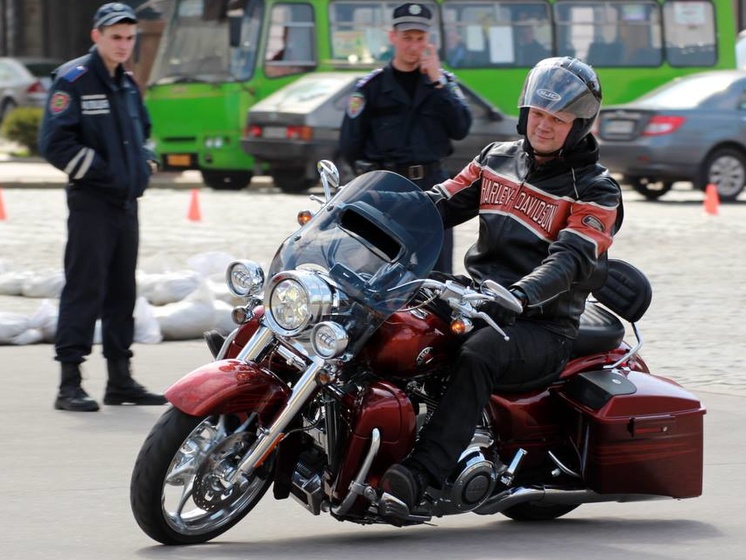 Швайка заявил, что деньги на мотоцикл Harley-Davidson ему подарил однопартиец
