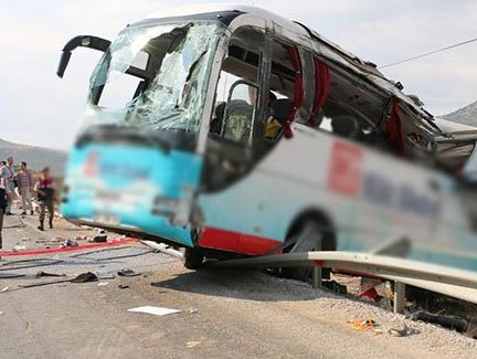 В Турции из-за аварии автобуса с туристами погибли четверо и пострадали 38 человек