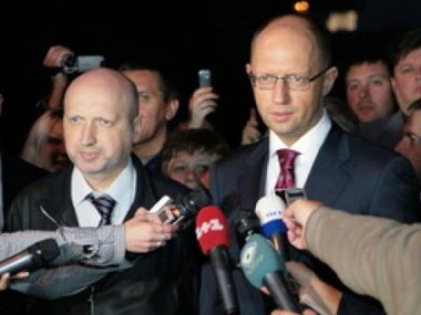 Яценюку и Турчинову разрешили встречу с Тимошенко
