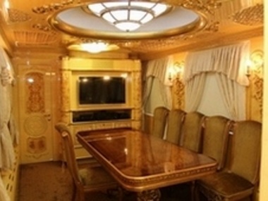 На Приднепровской железной дороге появились VIP-вагоны с конференц-залами и двуспальными кроватями