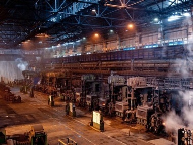 "Метинвест": В Макеевке был обстрелян металлургический завод, пострадал работник железнодорожного цеха