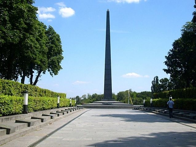 Администрация Президента решила отказаться от захоронения двух неизвестных солдат в Парке Славы в Киеве