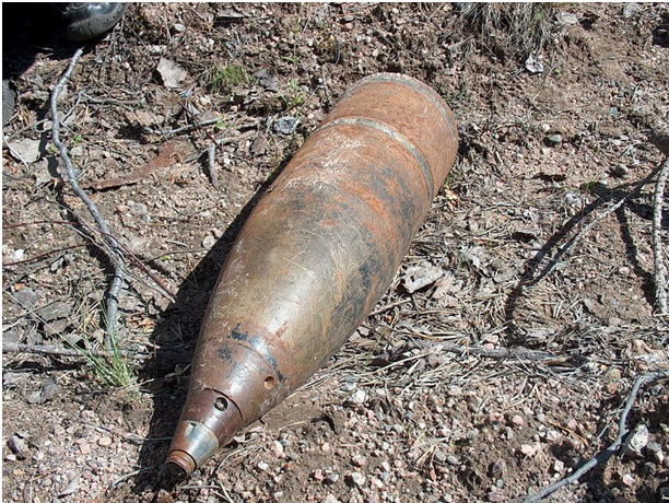 В Одесской области возле железнодорожного переезда нашли снаряд