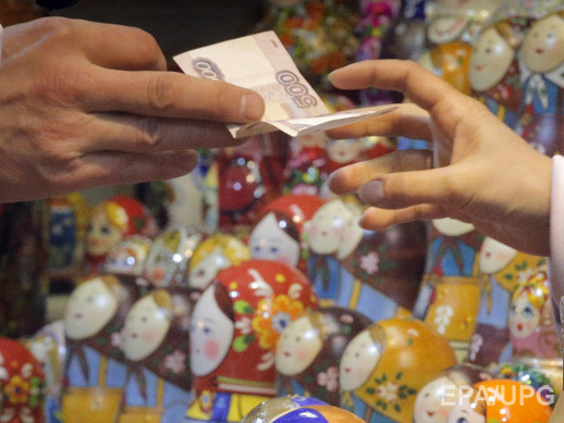 Курс доллара по отношению к российской валюте укрепился еще на 2 рубля