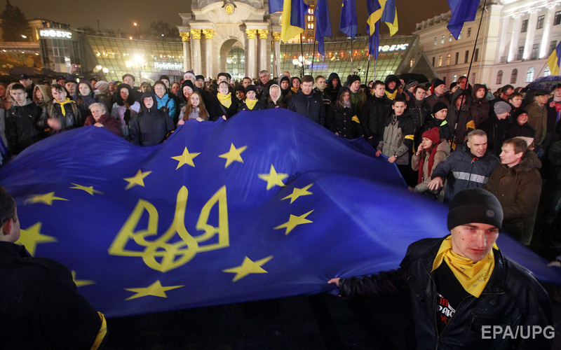 Соцопрос: Большинство украинцев считает, что двигаться в ЕС мешает коррупция