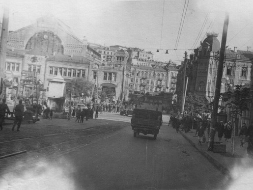 Киевлянка Хорошунова в дневнике 1941 года: Врагами взят Кингисепп. Это в ста километрах от Ленинграда