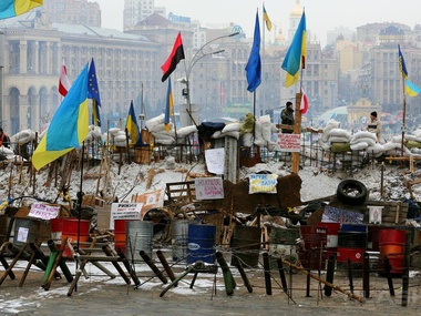 На Майдане построят баррикады из песка