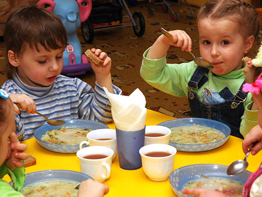 В Донецкой области СБУ раскрыла схему хищения денег, предназначенных для питания детей в детских садах и школах