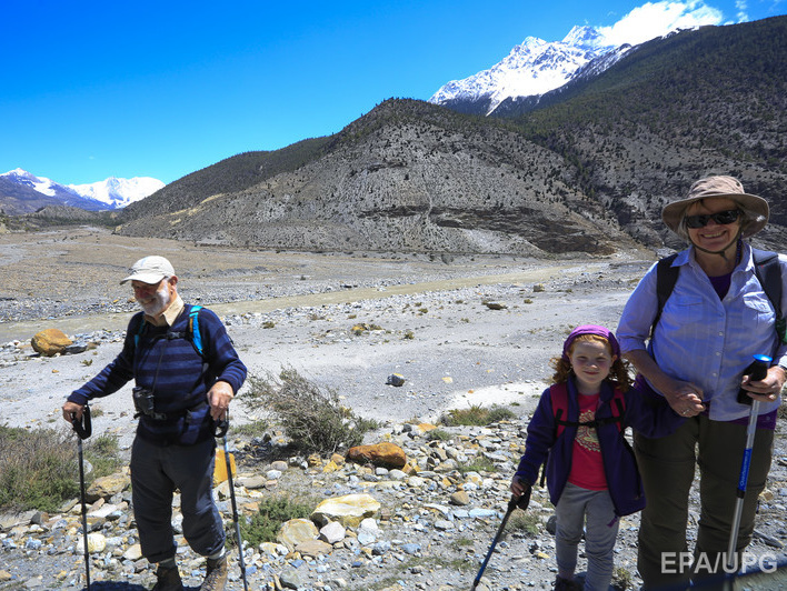 Непал разрешил туристам подниматься на Эверест