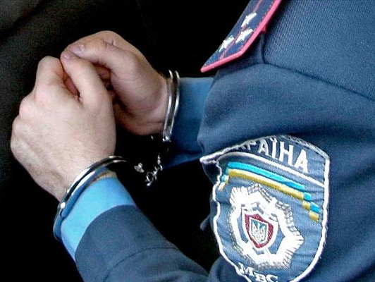 В Артемовске сотрудник милиции сбил женщину и скрылся с места ДТП