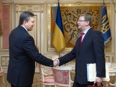 Янукович поговорил с Фюле о привлечении ЕС к стабилизации ситуации в Украине