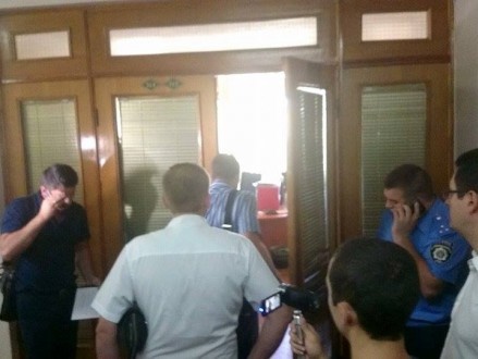 МВД и прокуратура проводят обыск в помещении Одесского облсовета