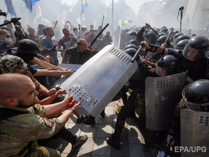 МВД: Столкновения в центре Киева завершились