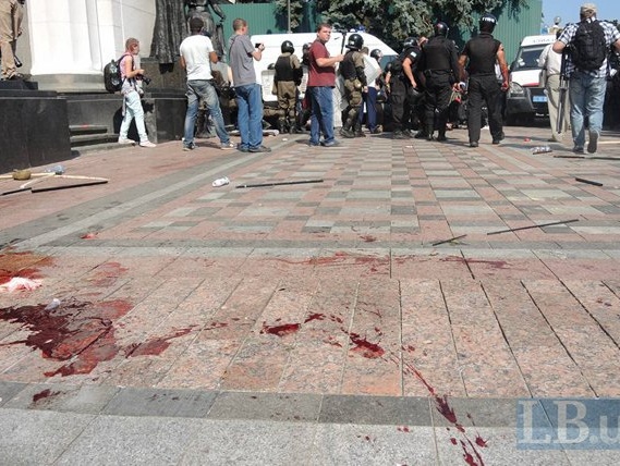 Аваков: Правоохранители задержали около 30 подозреваемых в беспорядках около Верховной Рады