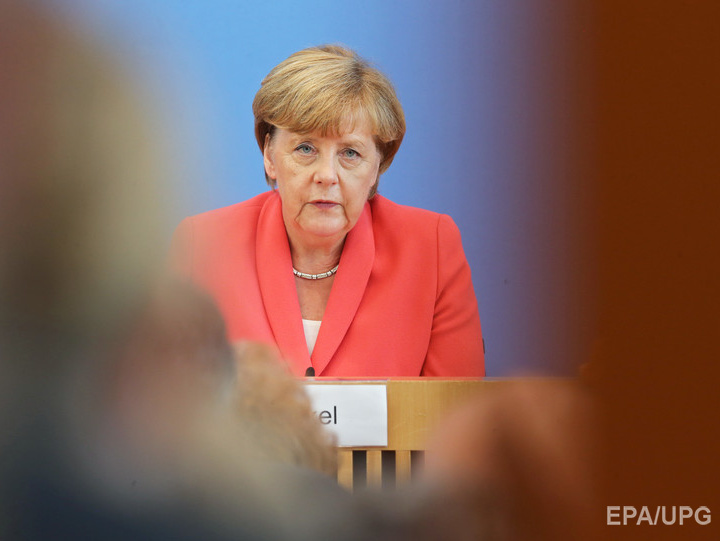 Меркель обсудит кризис мигрантов с немецкими парламентариями