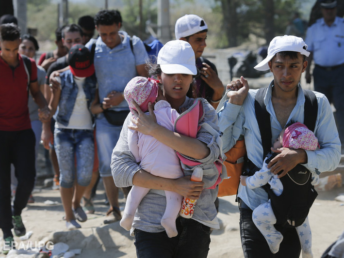 Туск не намерен созывать экстренный саммит ЕС из-за кризиса мигрантов
