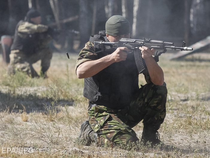 Пресс-центр АТО: На Донбассе фиксируются одиночные выстрелы из стрелкового оружия