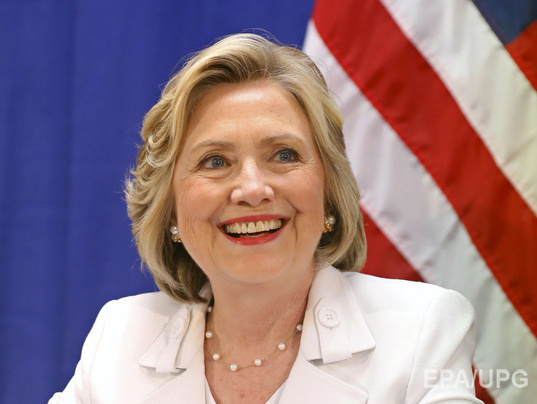 Клинтон извинилась за использование личной почты в служебных целях