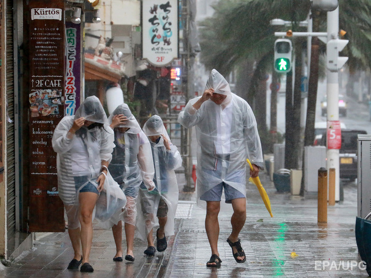 В Японии из-за наводнения десятки тысяч японцев покинули свои дома