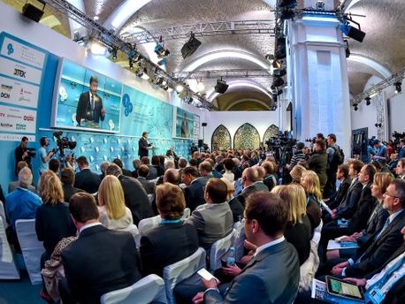 Порошенко: Запад должен быть готов ввести новые санкции против РФ и начать операцию по содействию выполнения Минских соглашений