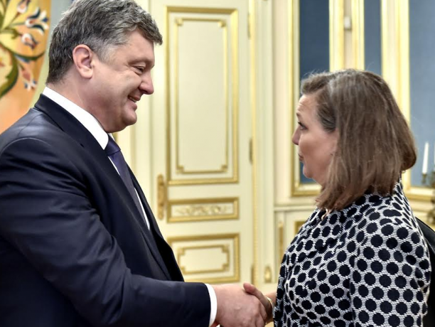 Порошенко обсудил с Нуланд увеличение финансовой помощи Украине