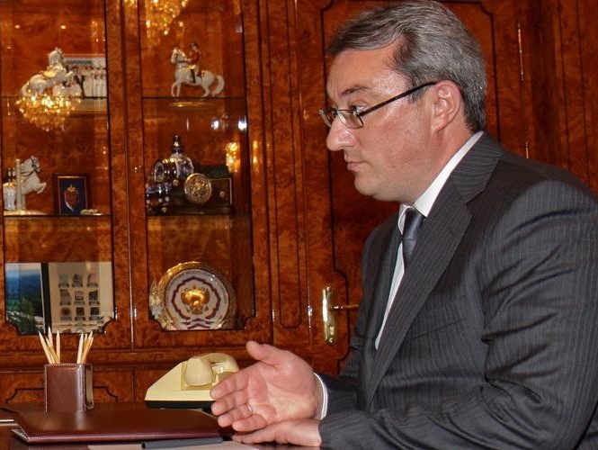У главы Республики Коми при обыске нашли коллекцию элитных часов и ручку из золота
