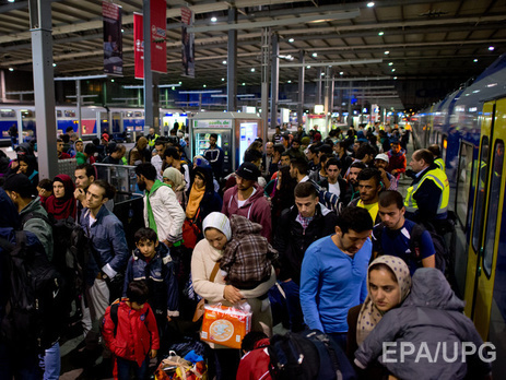 За день в Австрию прибыли около 10 тыс. мигрантов