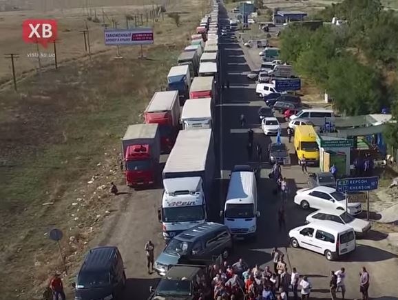 Как блокируют Крым: место проведения акции сняли с беспилотника. Видео