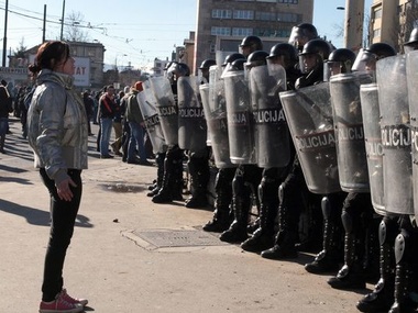 В столице Черногории произошли столкновения между полицией и демонстрантами