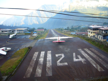 В Непале нашли место крушения пропавшего самолета
