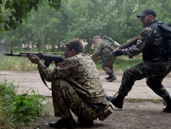 Пресс-центр АТО: Ночью боевики обстреляли украинские позиции