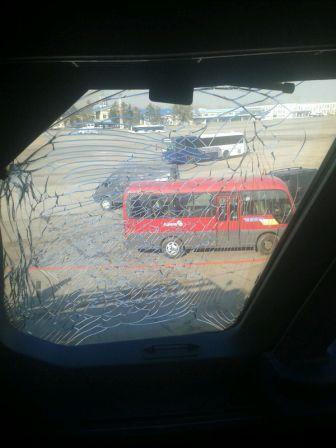 Причиной аварийной посадки стали трещины в стекле кабины пилотов. Фото: http://dvsut.sledcom.ru