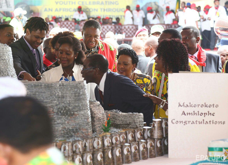 На празднование дня рождения Мугабе в Зимбабве потратили $1 млн. Фоторепортаж / Гордон
