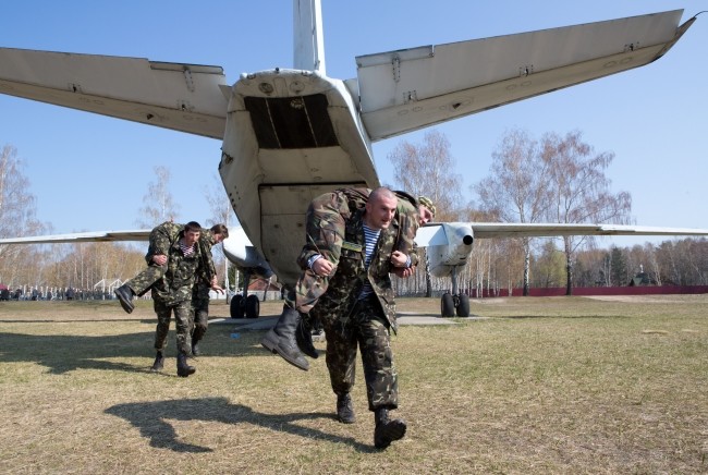 Учения Национальной гвардии на полигоне в Новых Петровцах. 

Фото: president.gov.ua