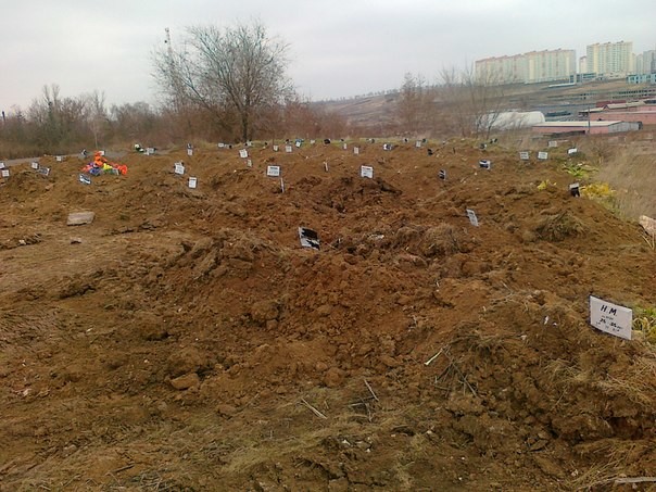 Соцсети: На городском кладбище в Ростове-на-Дону обнаружены новые массовые захоронения. Фоторепортаж / Гордон