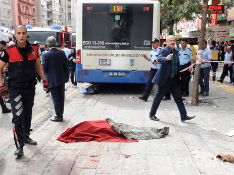В Анкаре автобус врезался в толпу на остановке, погибли 11 человек