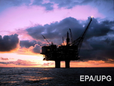 Цена на нефть Brent держится на уровне $48 за баррель