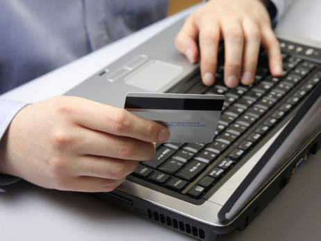 НБУ поручил банкам блокировать переводы денег попавшим под санкции лицам