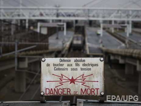 Евротоннель под Ла-Маншем приостановил движение из-за вторжения группы мигрантов