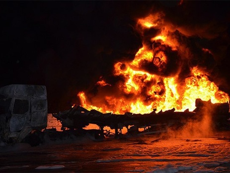 В Николаеве на автозаправке загорелись два бензовоза