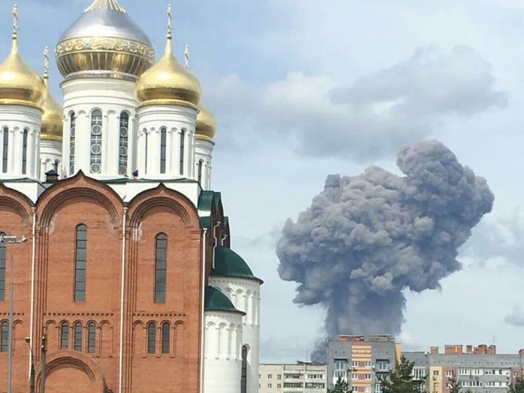 ﻿На оборонному підприємстві в Росії пролунали потужні вибухи