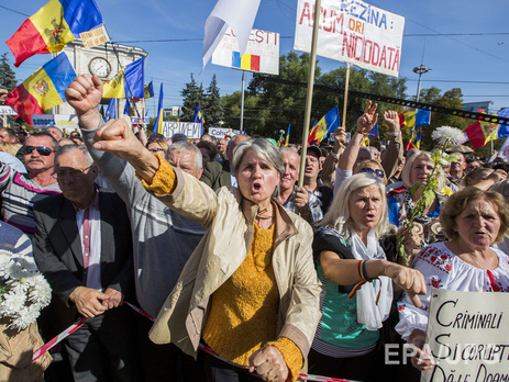 Протесты в Кишиневе: митинг завершился, участники требуют провести референдум по избранию президента