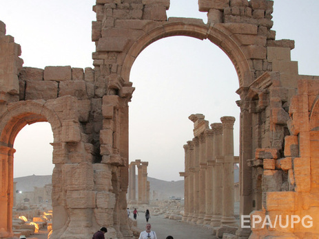 В Пальмире боевики ИГИЛ взорвали древнеримскую Триумфальную арку